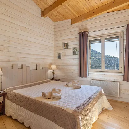 Holiday home Madres Coronat
